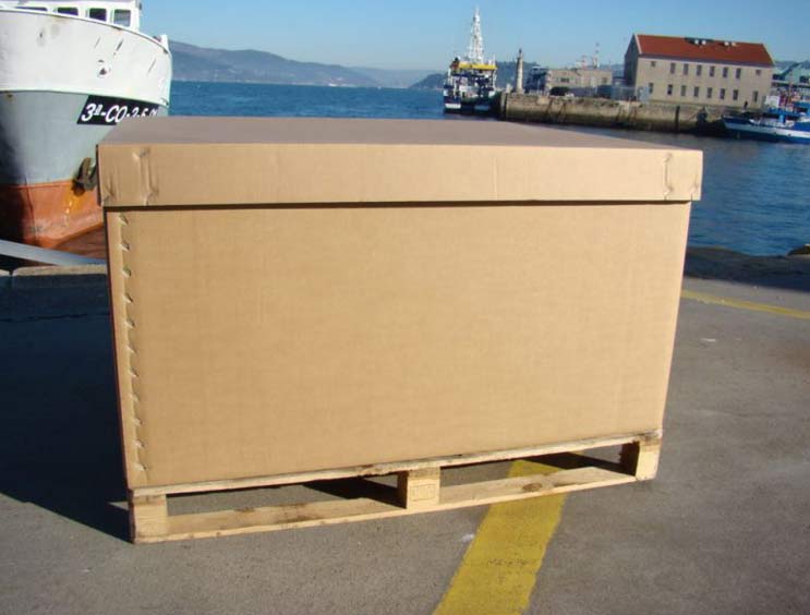 Large stitched triple-wall corrugated case with a lid on a pallet